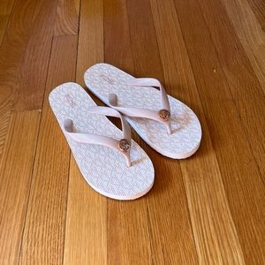 Michael Kors Flip Flop Size 8